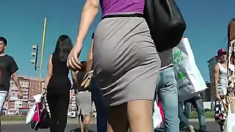 American Pawg'S Big Ass Shakes In The Street