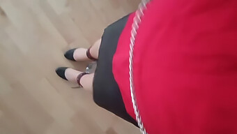 Sissy Se Fait Fesser En Collants Et Bas