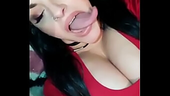 18+ Teen'S Long Throat And Tongue Show