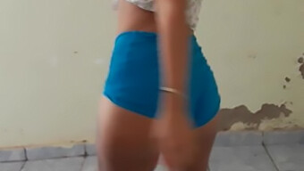 Sexy Dancing Latina Novinha