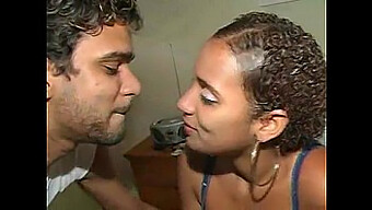 Casal Brasileiro De Sexo Intenso Em Uma Fita