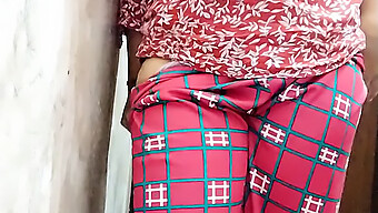 Indiase (Hindi) Babe In Softcore