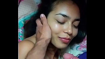 Remaja Latina 18+ Memberikan Blowjob Yang Panas