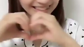 Regardez Les Vidéos Les Plus Chaudes De Tik Tok D'Ema Ita Dans Une Compilation