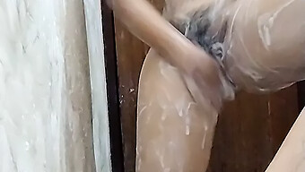 Deepthroat Dan Sperma Mahasiswa India Di Kamar Mandi