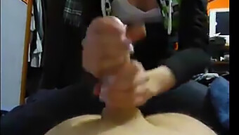 Grote Lul Handjob Door Een Amateur