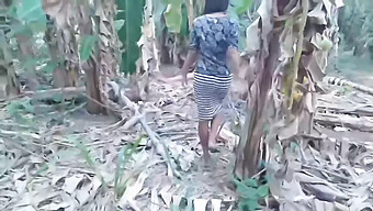 Adolescente Desi Recebe Uma Punheta E Dedilhado Neste Vídeo Quente