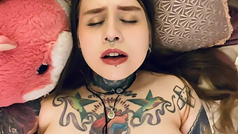 Les Étudiantes Deviennent Coquines Dans Cette Vidéo De Masturbation Orale