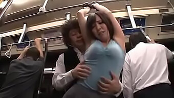 Sexo En Bus Japonés Al Aire En Este Video Porno Online