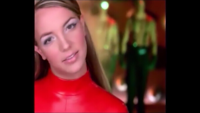 Britney Spears - Peituda E Apertada