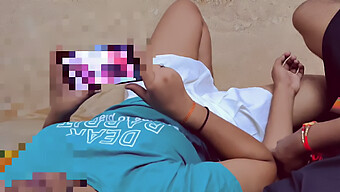 A Garota Indiana Suman Se Masturba E É Pega Por Seu Meio-Irmão Que Exige Sexo