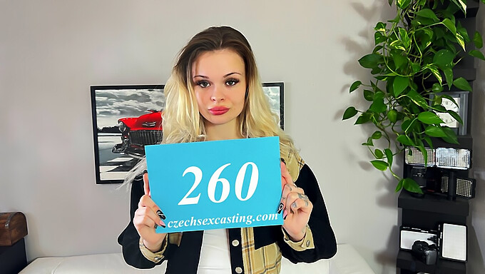 Teen (18+) Dostává Lízání Své Kundičky