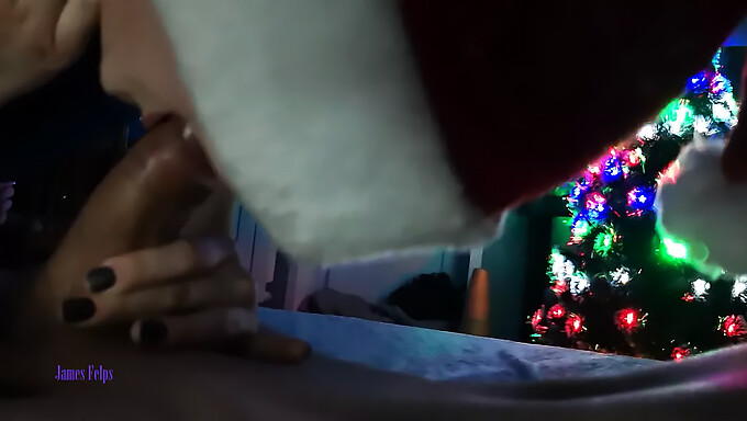 Teen Amateur (18+) Fait Une Fellation De Noël