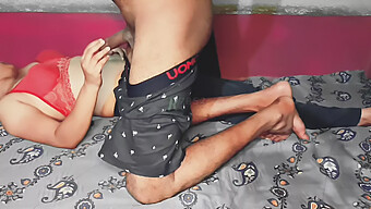 Un Couple Indien Profite D'Un Sexe Hardcore Intense Dans Une Chambre De Dortoir