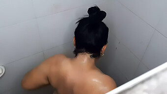 Vidéo Maison De La Séance De Douche D'Une Amatrice Asiatique