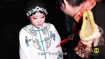 Mamada De Adolescente China Y Lamida De Coño Con Bondage