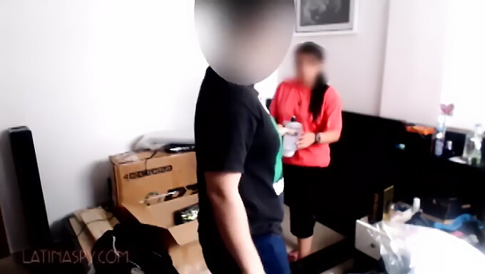 Latina-Hushjelpens Enorme Rumpe Blir Knullet I Denne Videoen