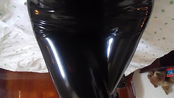 Latex Gekleidete Masturbation