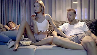 Inleidende 18+ Video Met De Europese Creampie-Ervaring Van Een Stiefzus