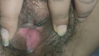 L'Esperienza Di Ditalino E Orgasmo Della Figa Di Una Ragazza Desi In Un Video Porno