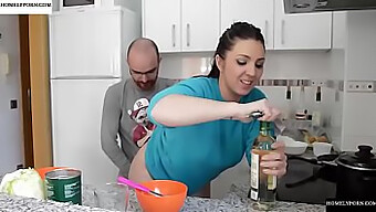 Pamela Sanchez Y Jesús Se Unen Para Sexo Caliente En La Cocina En Video Casero